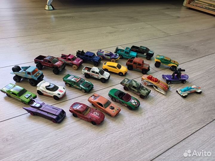 Hot wheels машинки