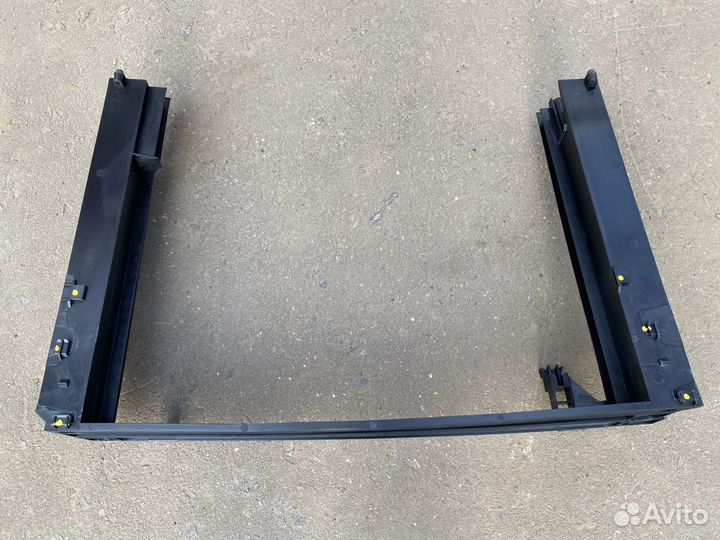 Нижний модуль рамка радиатора BMW F10 N52