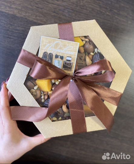 Подарочные наборы, боксы с орехами и сухофруктами