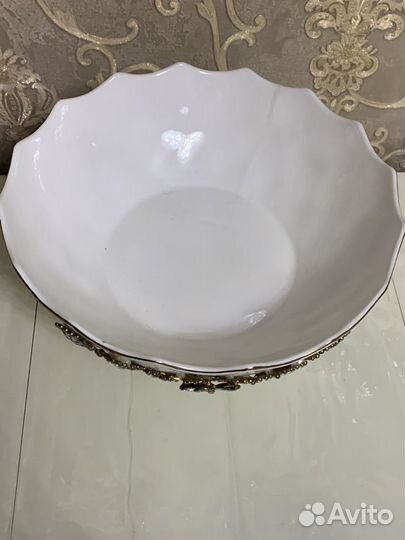 Ваза для фруктов на ножке