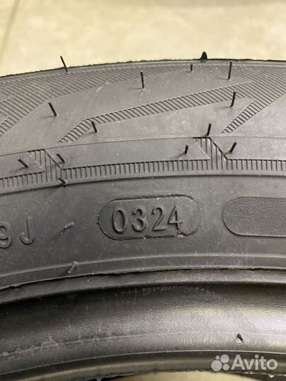 Ikon Tyres Nordman 7 SUV 215/55 R18 99T