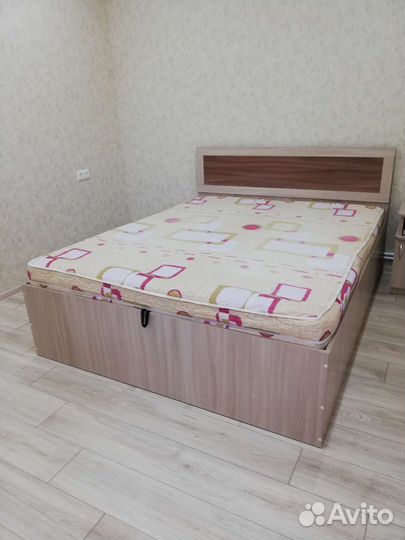 Кровать двухспальная