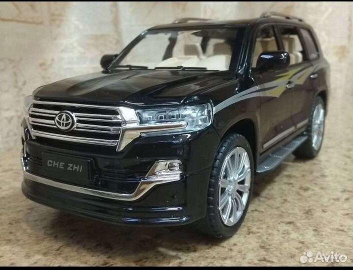 Toyota модели машин в масштабе 1:24