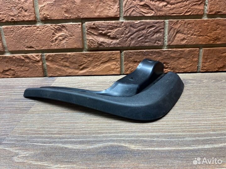 Брызговик передний левый Volkswagen Polo RUS 2020+