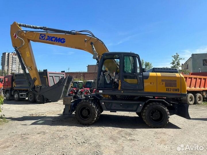 Колёсный экскаватор XCMG XE210WD, 2023