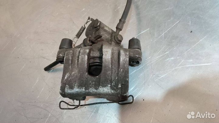 Суппорт тормозной задний левый Opel Signum C 2005