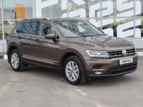 Volkswagen Tiguan 2.0 AMT, 2018, 56 344 км, с пробегом, цена 2 749 000 руб.