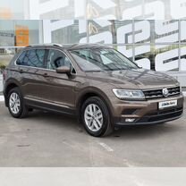 Volkswagen Tiguan 2.0 AMT, 2018, 56 344 км, с пробегом, цена 2 749 000 руб.