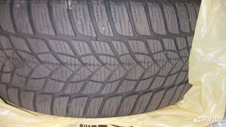 Goodyear UltraGrip Performance 2 235/45 R17 97V