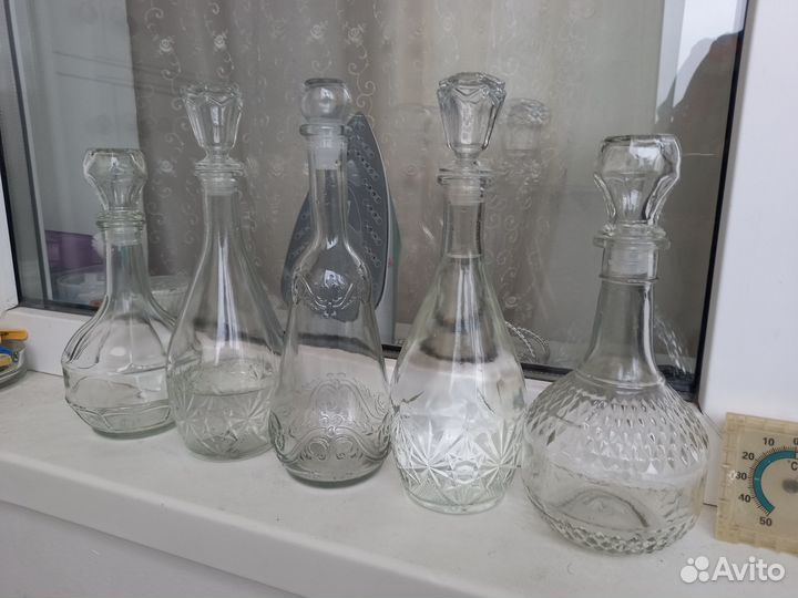 Бутылки и графины