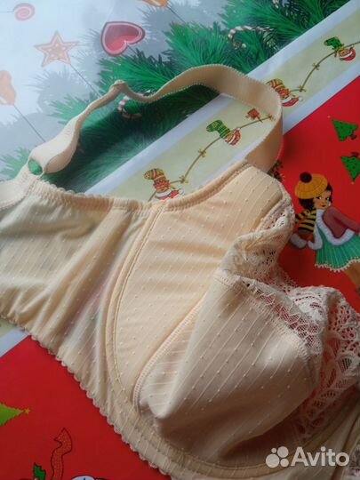 Женский лифчик