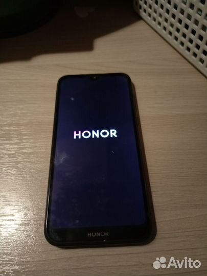 Honor 8s