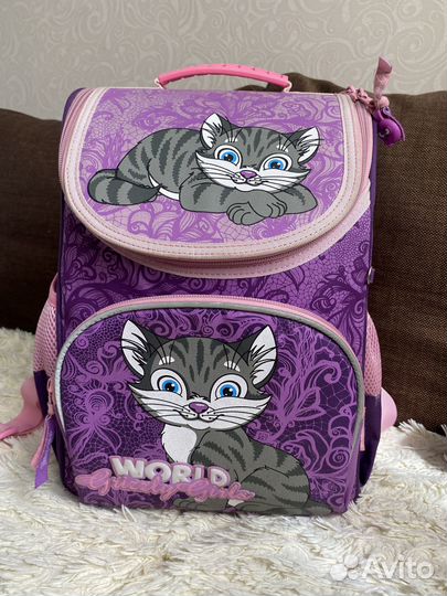 Портфель для девочки с жесткой спинкой