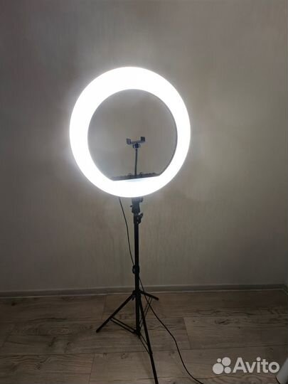 Кольцевая лампа 45 см со штативом