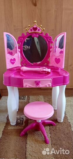 Детский туалетный столик с зеркалом