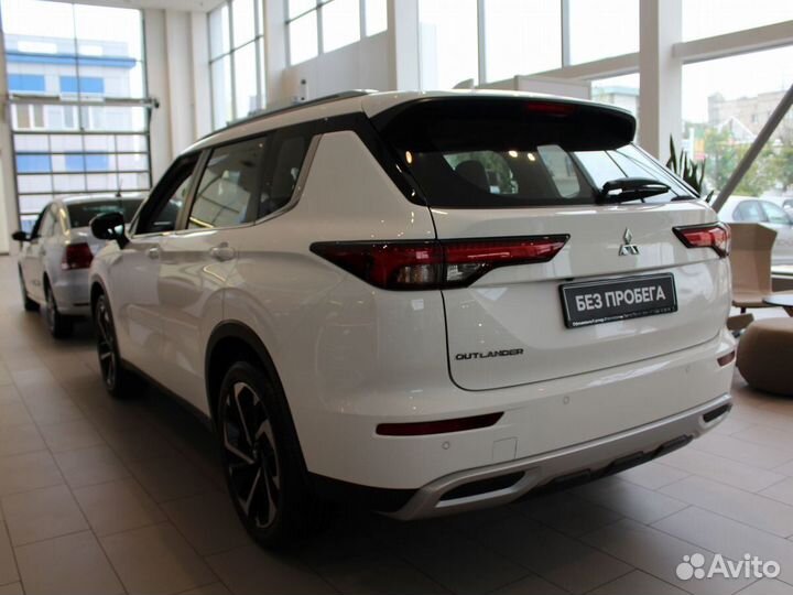 Mitsubishi Outlander 2.5 CVT, 2022, 22 км