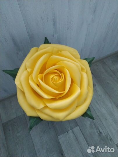 Светильник Роза ростовая в горшке торшер