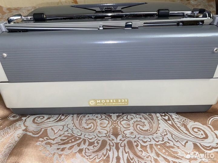 Печатная машинка Consul Model 221