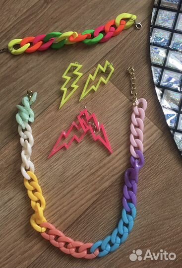 Аксессуары доя аечеринки в стиле 90