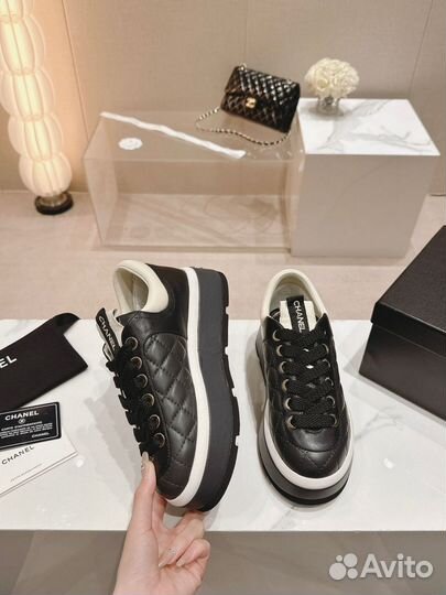 Кроссовки кожаные Chanel
