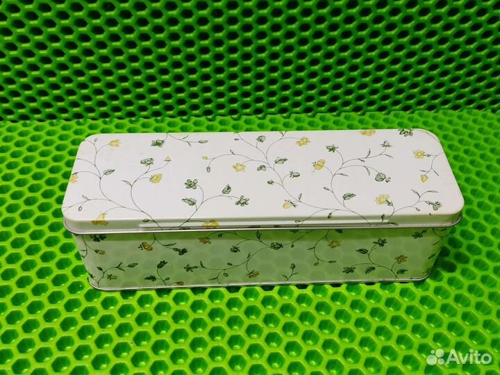 Коробки жестяные с крышкой