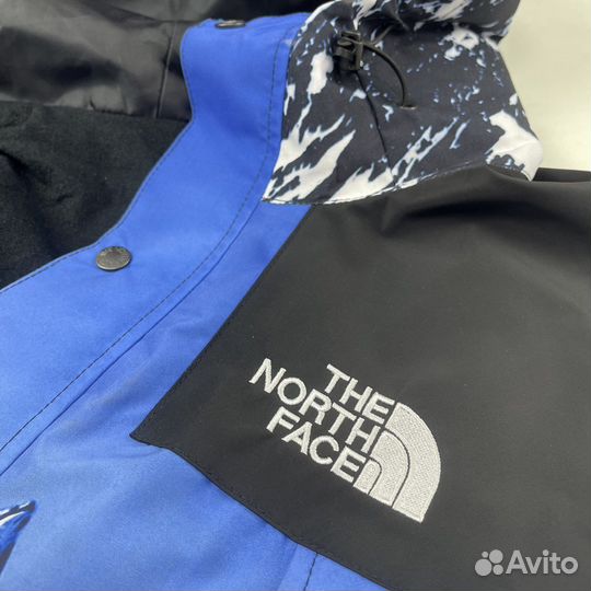 The North Face ветровка синяя