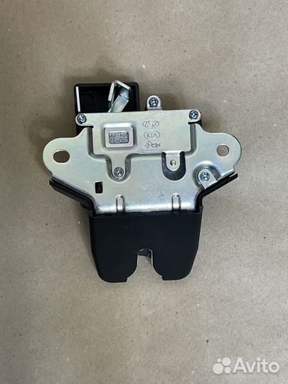 Замок багажника Hyundai Solaris 2 / Kia Rio 4