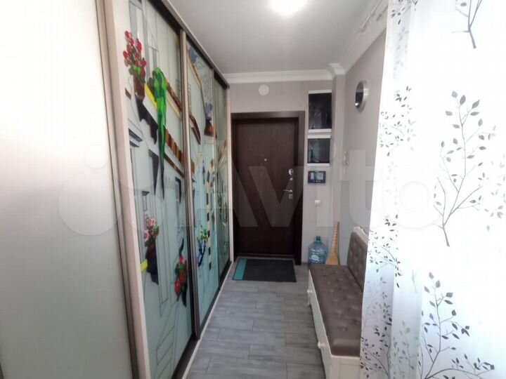 2-к. квартира, 80 м², 4/9 эт.