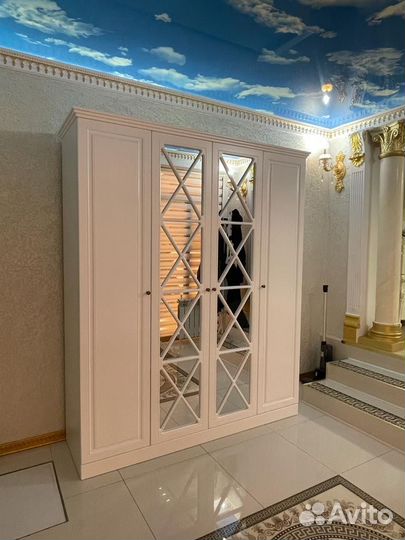 Шкаф-шифоньер