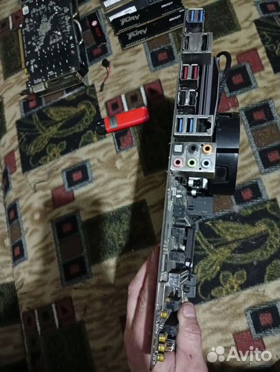 Материнская плата с процессором и памятью ddr4