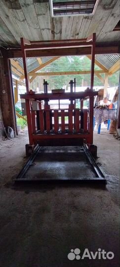 Станок для производства блоков керамзитобетонных