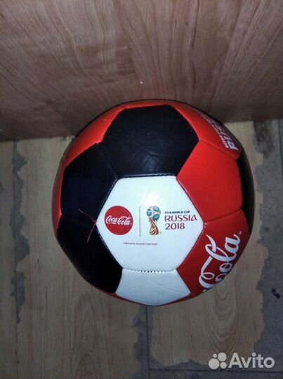 Футбольный мяч