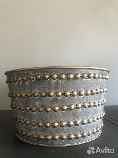 Кашпо металлическое