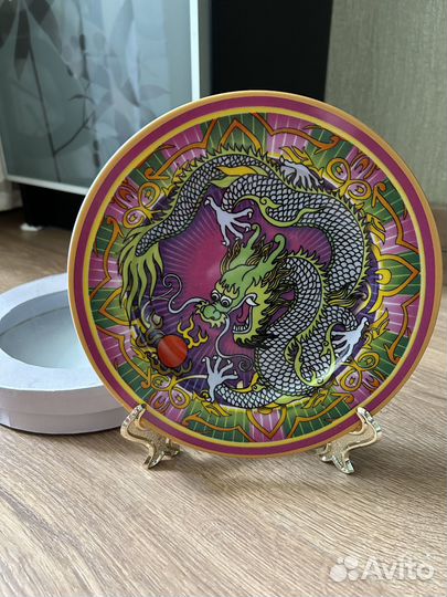 Декоративная тарека с изображением дракона