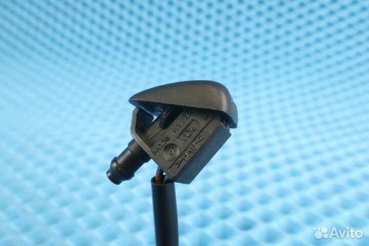 Форсунка омывателя лобового стекла Skoda Fabia 2