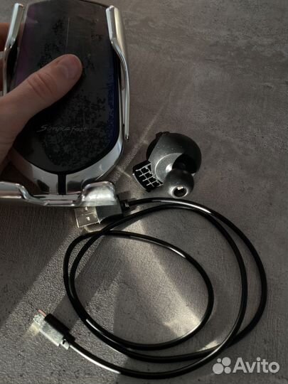 Держатель для телефона в машину