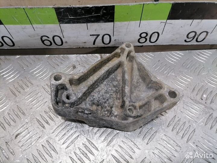 Кронштейн кпп Volkswagen Golf 6