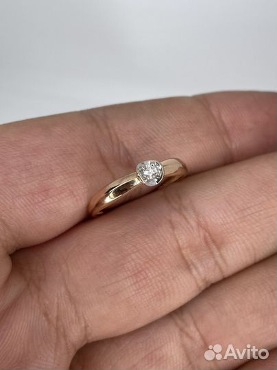 Золотое кольцо с брилл. 0.055 ct., р.16.5