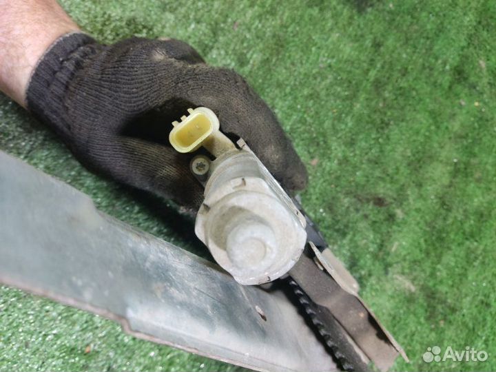 Стеклоподьемник задний правый Hyundai Getz