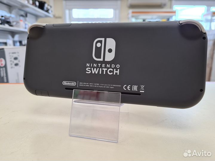Игровая приставка Nintendo Switch (жил)