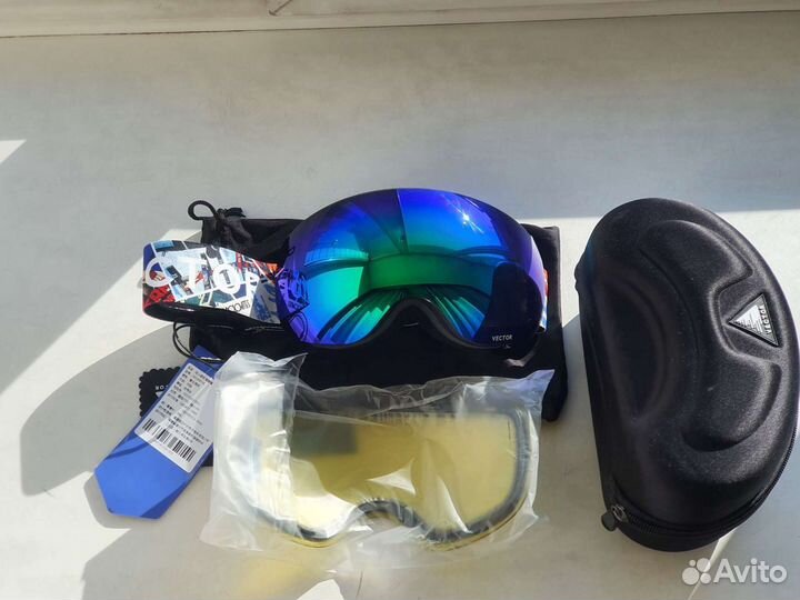 Новые очки, линза и горнолыжный шлем