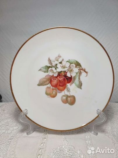 Тарелки. Фрукты. Прорезной фарфор. Германия
