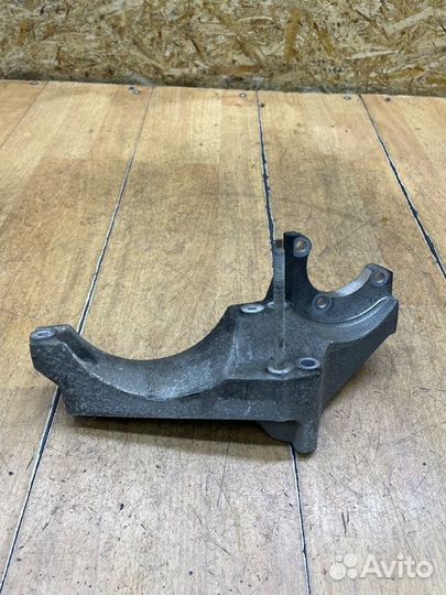 Кронштейн генератора Opel Insignia A20NFT 2014