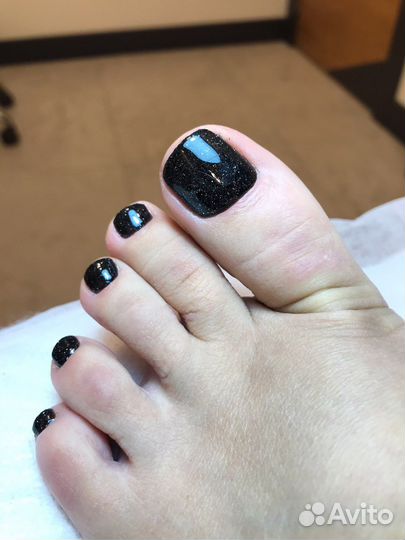 Маникюр и педикюр