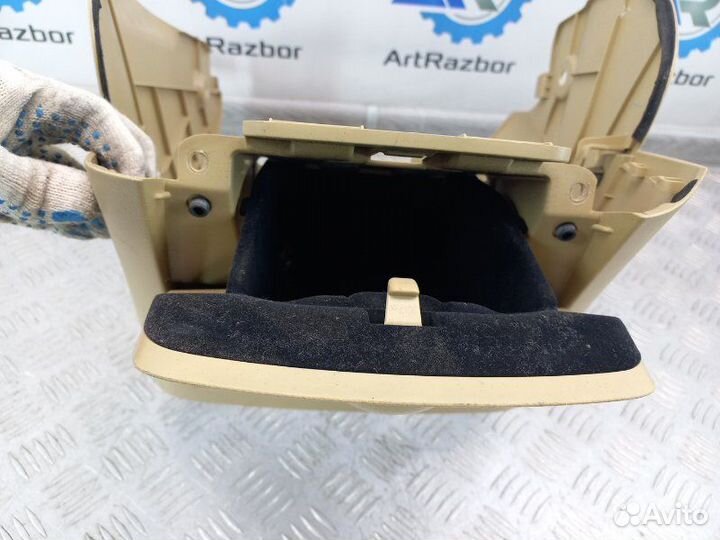 Бардачок центральной консоли Honda Elysion 2.4