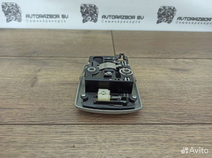 Плафон подсветки салона Kia Cerato 1 седан G4FC