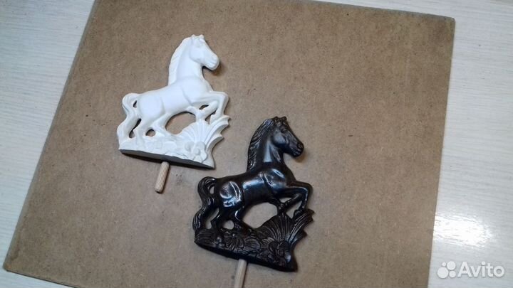 Настенные часы Навершие Конь