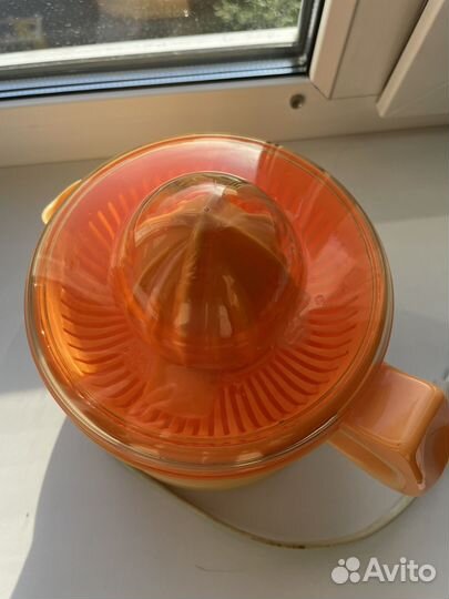 Соковыжималка для цитрусовых trony