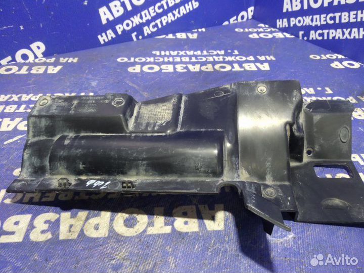 Воздуховод радиатора Ford Focus 2 седан 2007