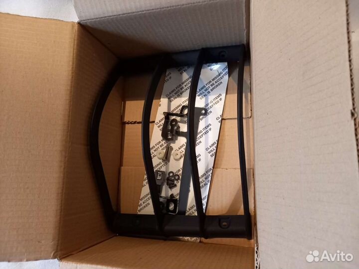 Защита фонаря правого Range Rover Vogue 02-09